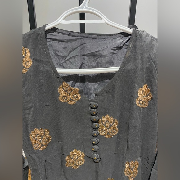 Grey Sharara - Picture 5 of 9